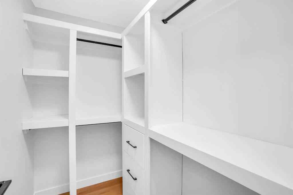 MLS® A2255696 - 4709 19 Avenue NW in Montgomery Calgary, Residential