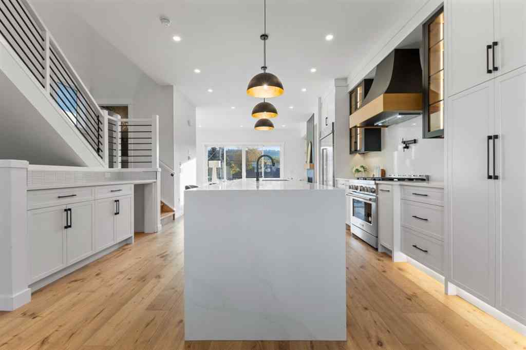 MLS® A2255696 - 4709 19 Avenue NW in Montgomery Calgary, Residential