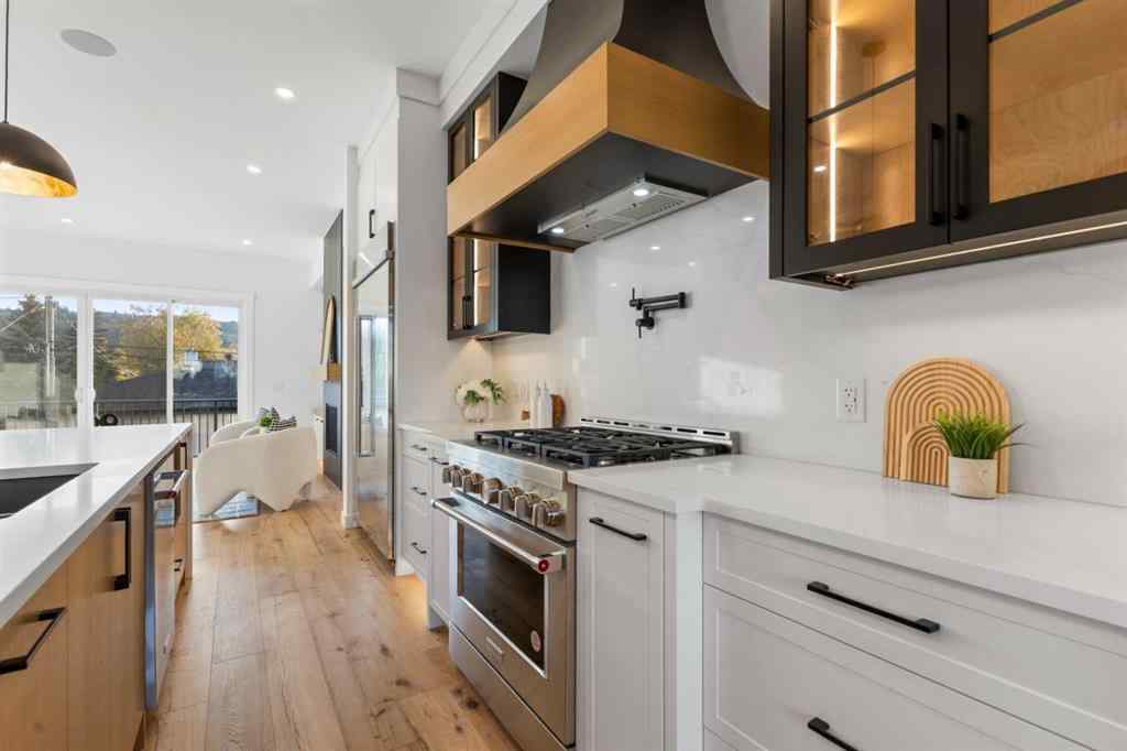 MLS® A2255696 - 4709 19 Avenue NW in Montgomery Calgary, Residential