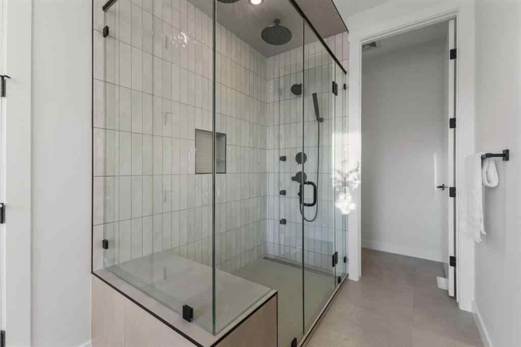 MLS® A2255696 - 4709 19 Avenue NW in Montgomery Calgary, Residential