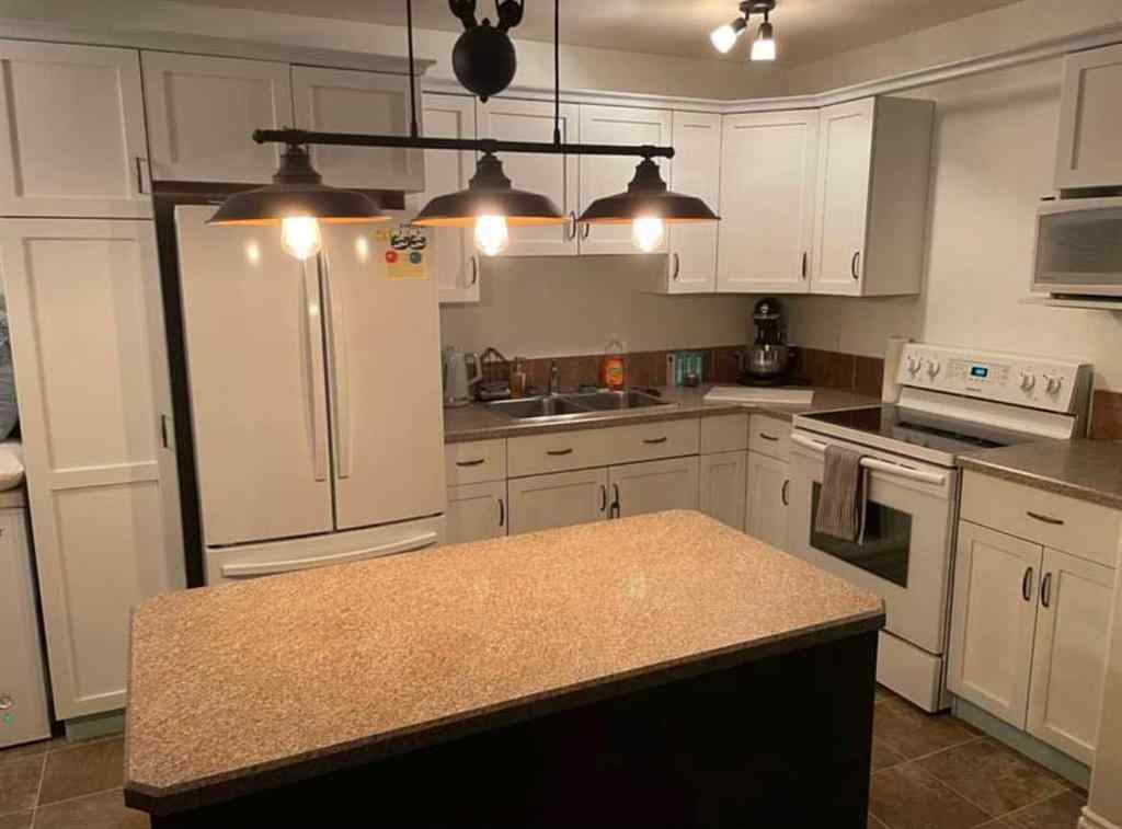MLS® A2255700 - Unit #104 4915 45 Street  in Fairview Camrose, Residential