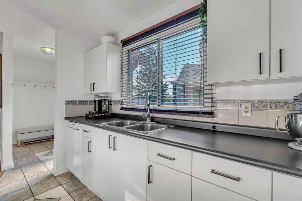 MLS® A2255702 - Unit #810 120 Silvercreek Close NW in Silver Springs Calgary, Residential