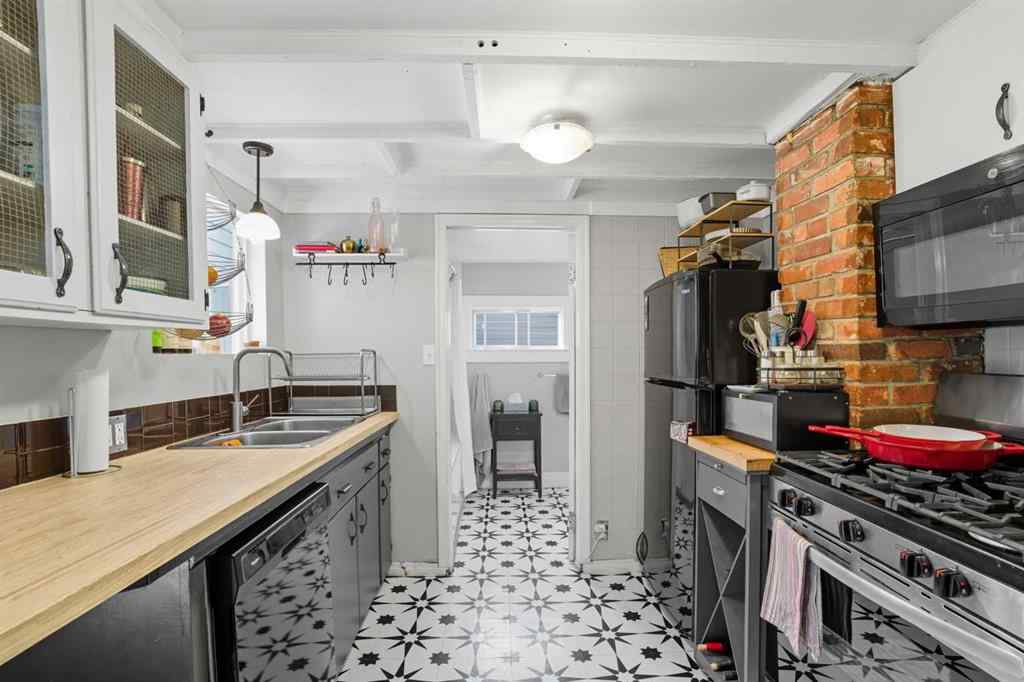 MLS® A2255704 - 1529 27 Avenue SW in South Calgary Calgary, Residential
