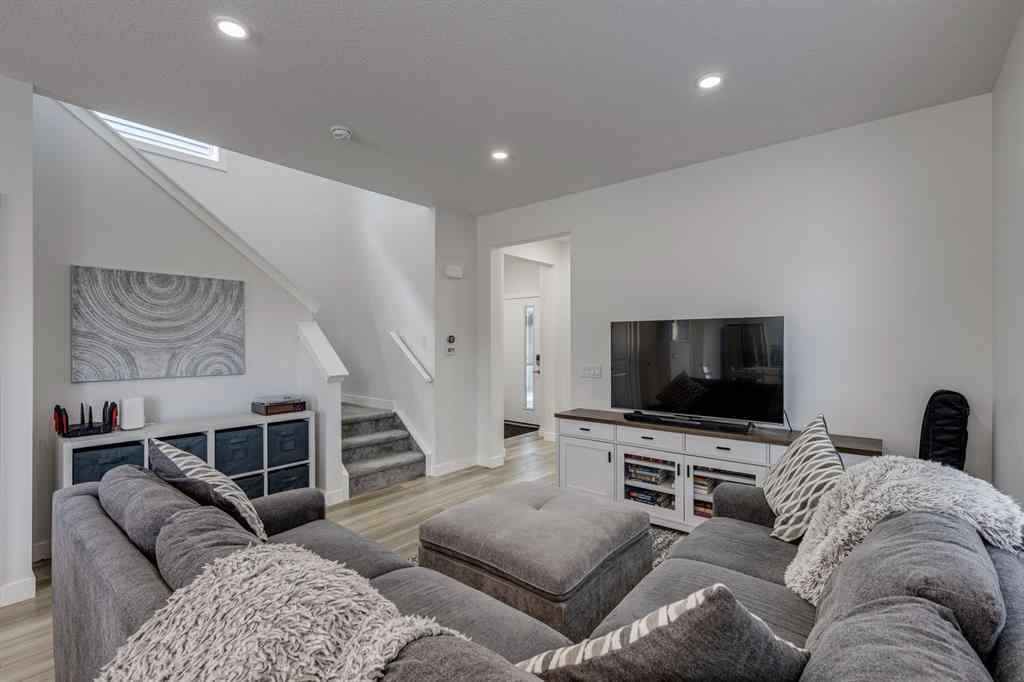 MLS® A2255738 - 452 Creekrun Crescent SW in Cobblestone Creek Airdrie, Residential