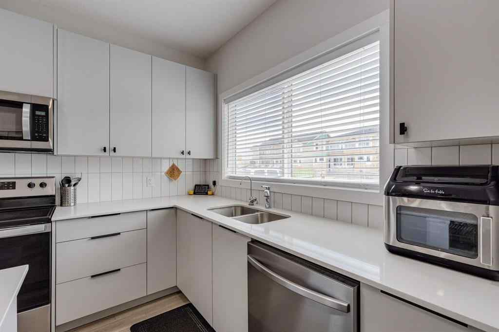 MLS® A2255738 - 452 Creekrun Crescent SW in Cobblestone Creek Airdrie, Residential