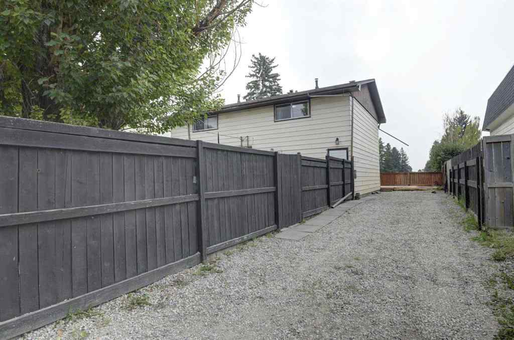 MLS® A2255740 - 3014 Dover Crescent SE in Dover Calgary, Residential