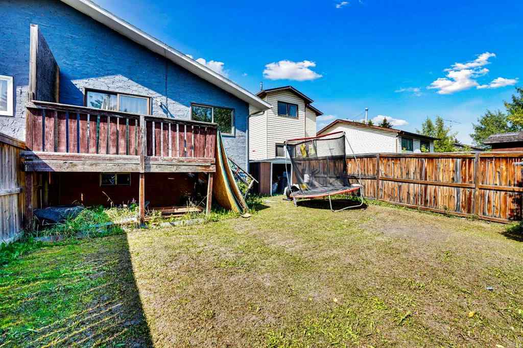 MLS® A2255742 - 3632 39 Street NE in Whitehorn Calgary, Residential