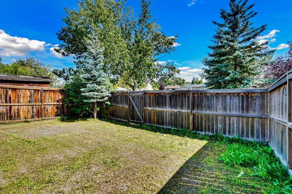 MLS® A2255742 - 3632 39 Street NE in Whitehorn Calgary, Residential