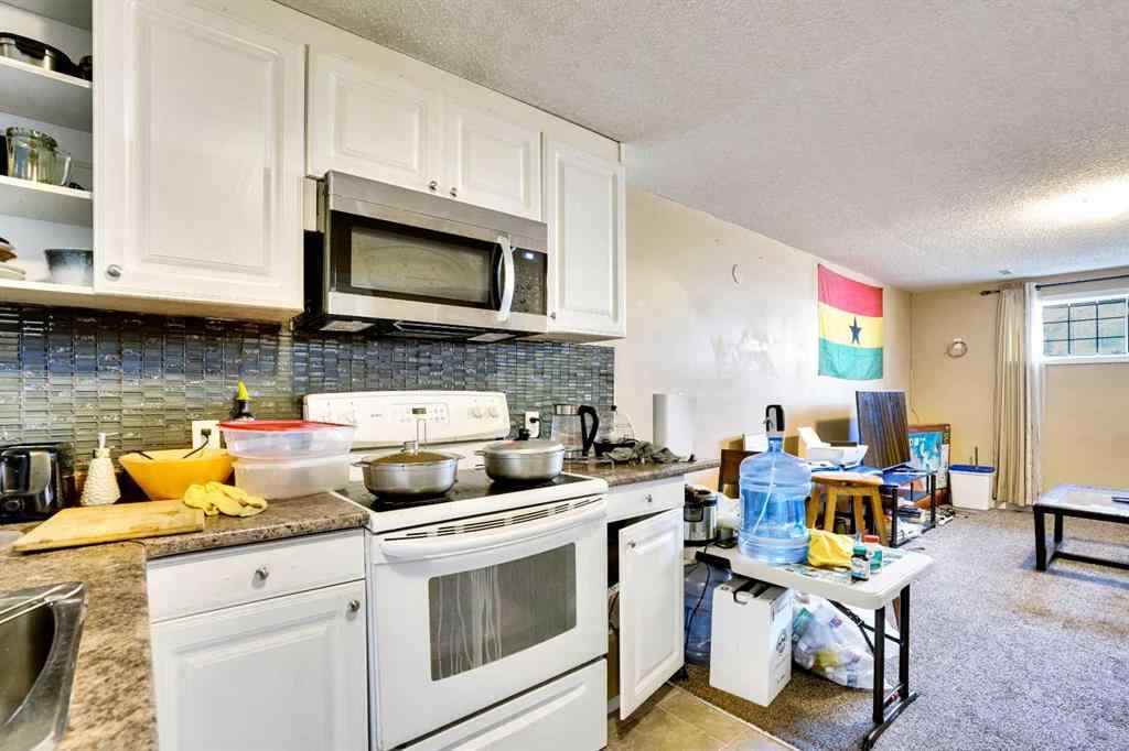 MLS® A2255742 - 3632 39 Street NE in Whitehorn Calgary, Residential