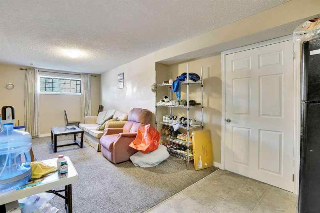 MLS® A2255742 - 3632 39 Street NE in Whitehorn Calgary, Residential