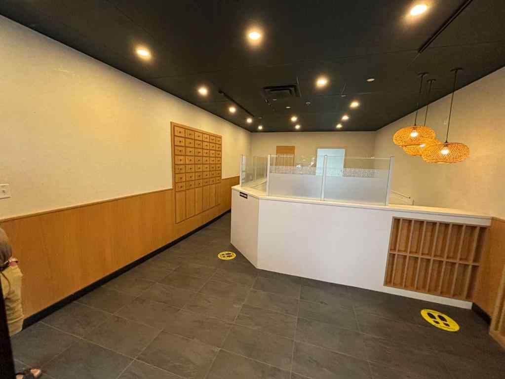 MLS® A2255745 - Unit #18 1015 Centre Street NW in Crescent Heights Calgary, Commercial