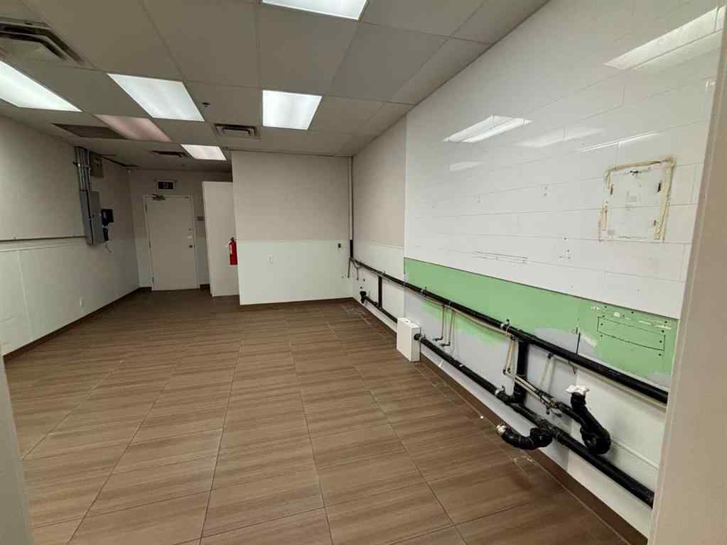 MLS® A2255745 - Unit #18 1015 Centre Street NW in Crescent Heights Calgary, Commercial