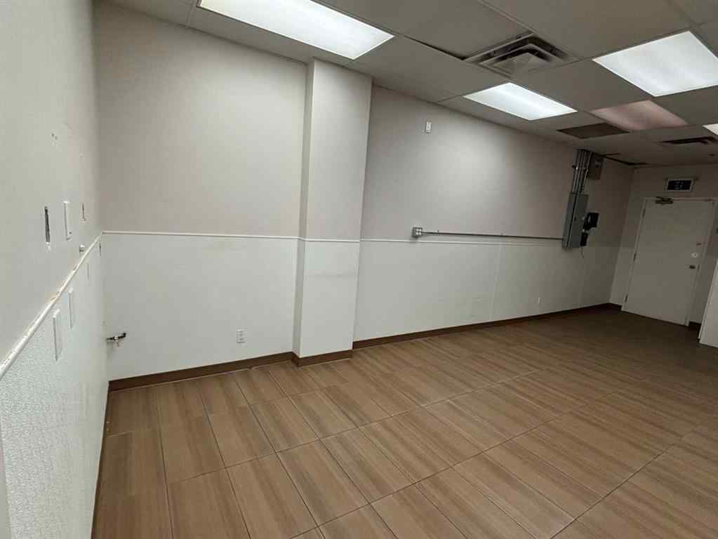 MLS® A2255745 - Unit #18 1015 Centre Street NW in Crescent Heights Calgary, Commercial
