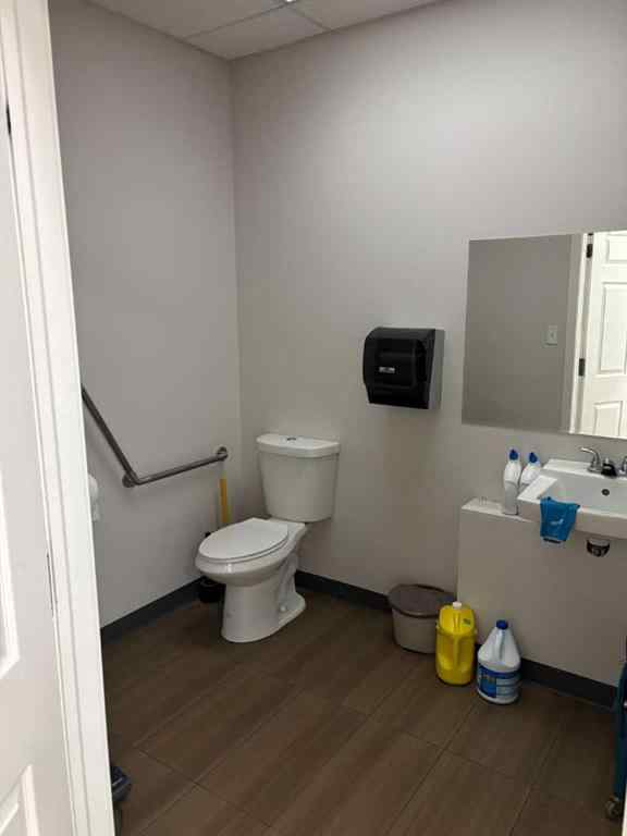 MLS® A2255745 - Unit #18 1015 Centre Street NW in Crescent Heights Calgary, Commercial