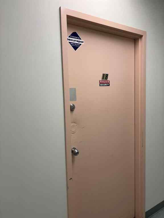 MLS® A2255745 - Unit #18 1015 Centre Street NW in Crescent Heights Calgary, Commercial
