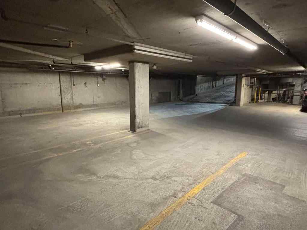 MLS® A2255745 - Unit #18 1015 Centre Street NW in Crescent Heights Calgary, Commercial