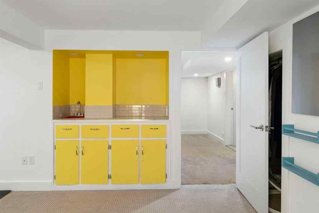 MLS® A2255753 - 28 Glamorgan Drive SW in Glamorgan Calgary, Residential