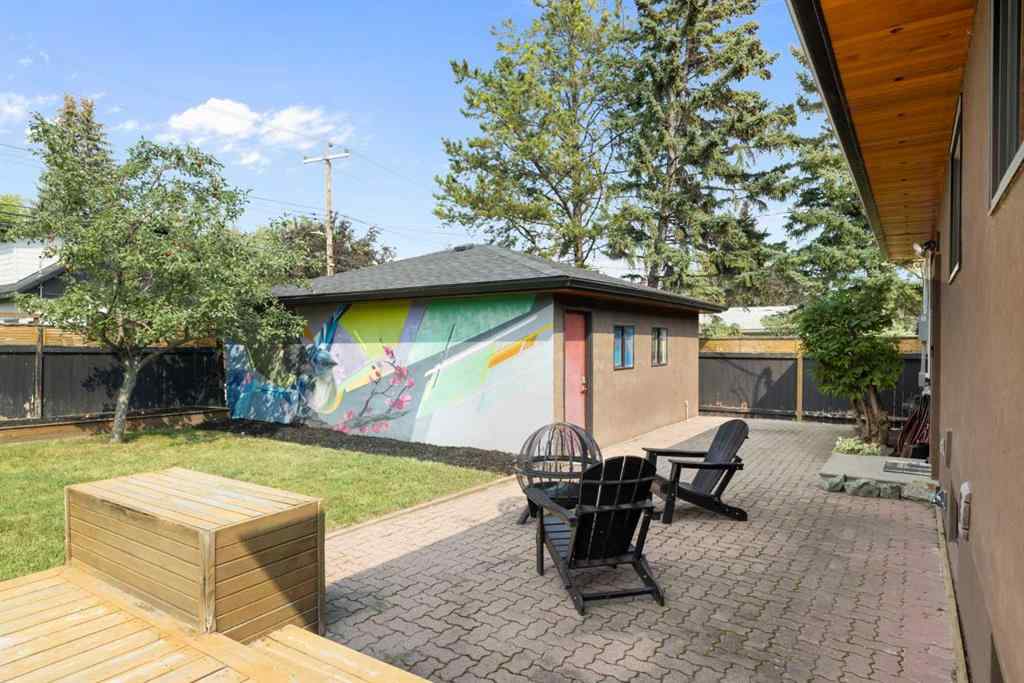 MLS® A2255753 - 28 Glamorgan Drive SW in Glamorgan Calgary, Residential