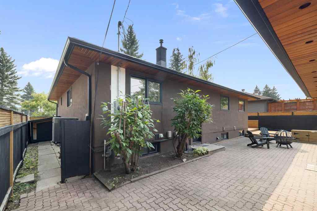 MLS® A2255753 - 28 Glamorgan Drive SW in Glamorgan Calgary, Residential