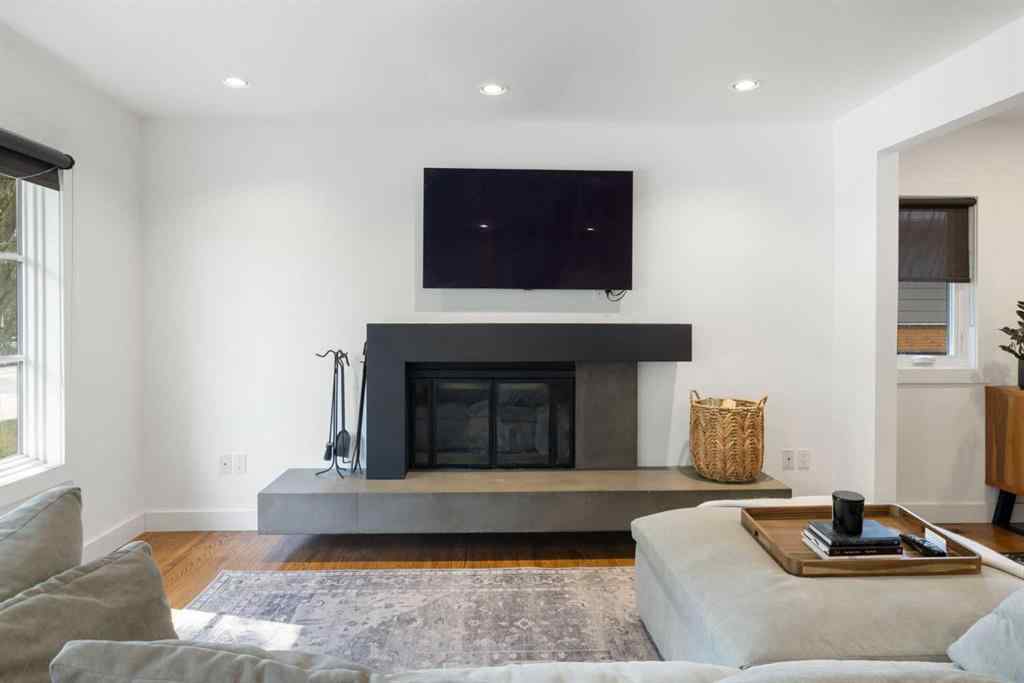 MLS® A2255753 - 28 Glamorgan Drive SW in Glamorgan Calgary, Residential