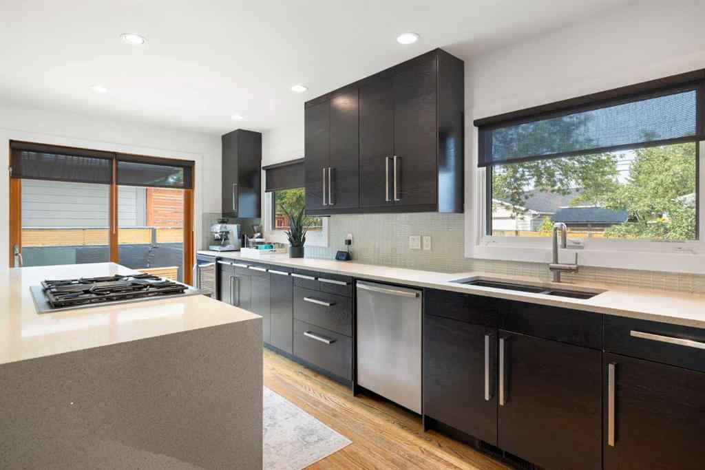 MLS® A2255753 - 28 Glamorgan Drive SW in Glamorgan Calgary, Residential