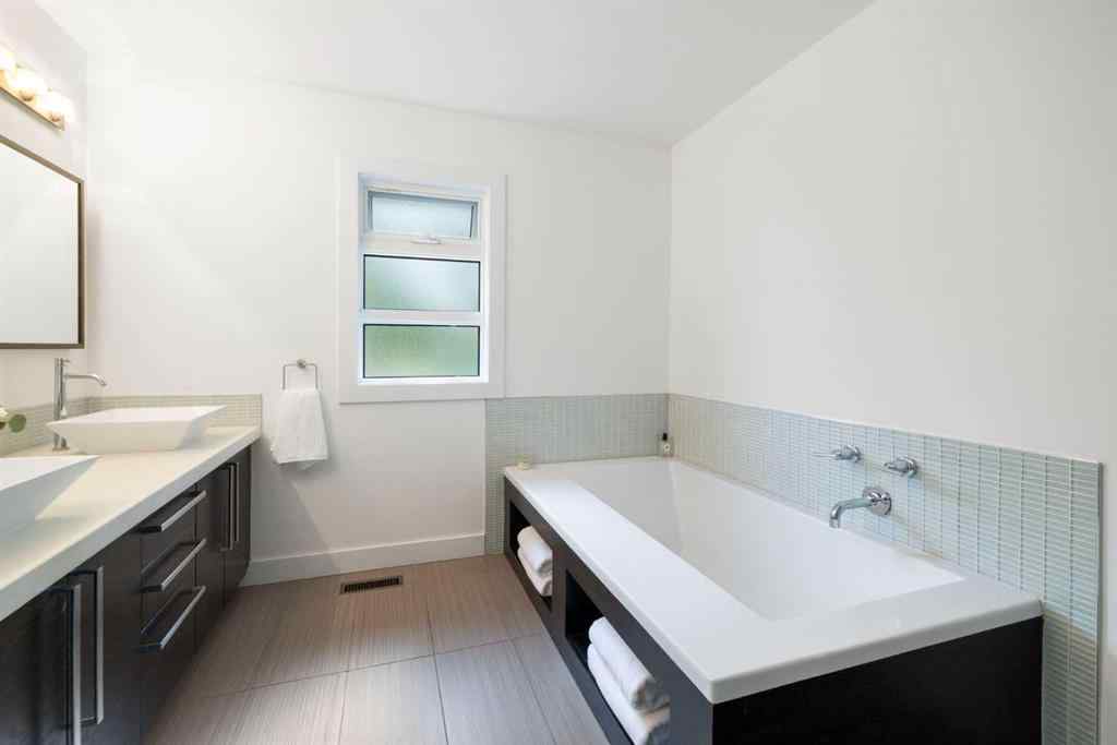 MLS® A2255753 - 28 Glamorgan Drive SW in Glamorgan Calgary, Residential