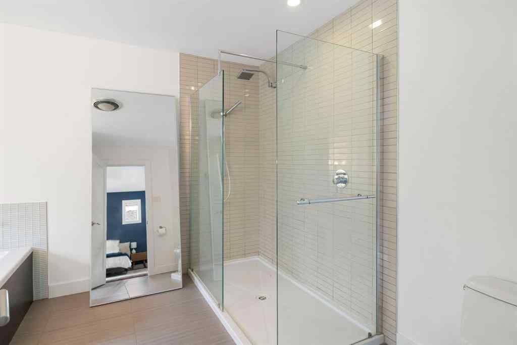 MLS® A2255753 - 28 Glamorgan Drive SW in Glamorgan Calgary, Residential