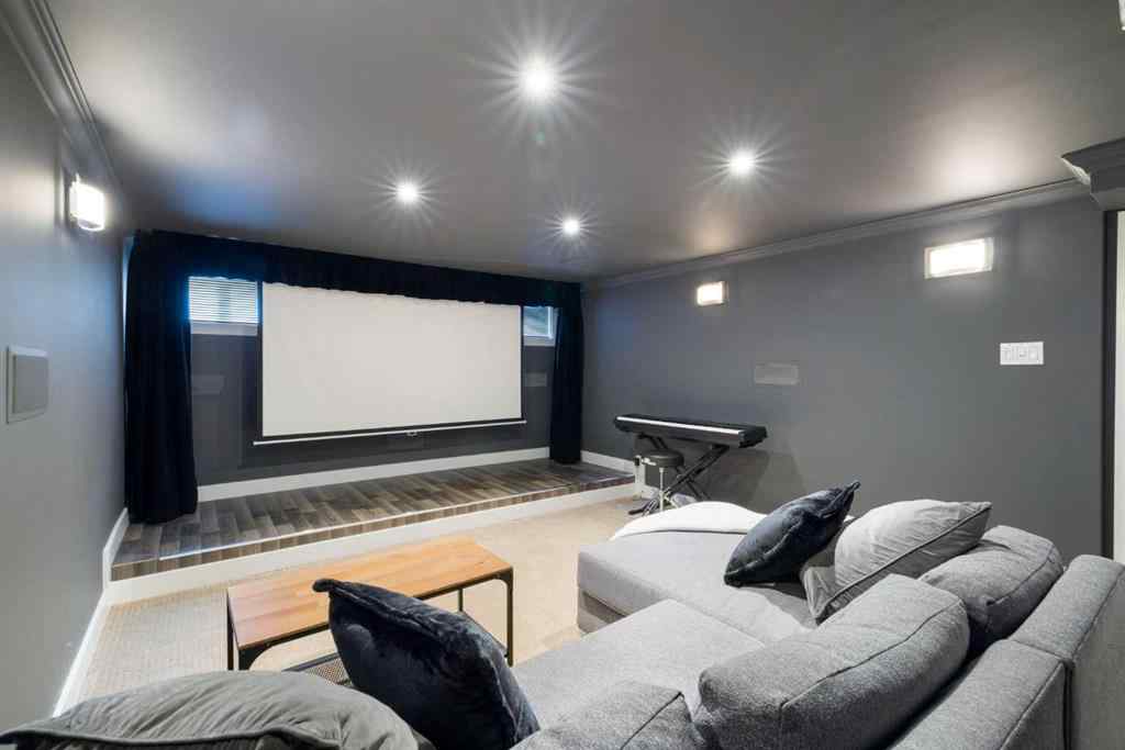 MLS® A2255753 - 28 Glamorgan Drive SW in Glamorgan Calgary, Residential