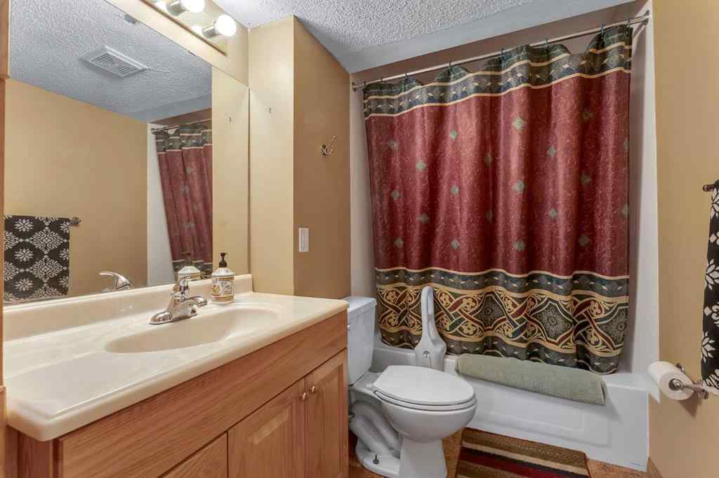 MLS® A2255755 - 220 Edgeridge Gardens NW in Edgemont Calgary, Residential