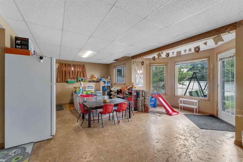 MLS® A2255755 - 220 Edgeridge Gardens NW in Edgemont Calgary, Residential