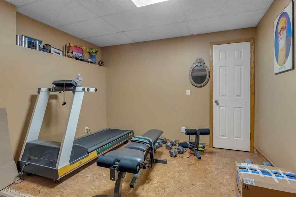 MLS® A2255755 - 220 Edgeridge Gardens NW in Edgemont Calgary, Residential