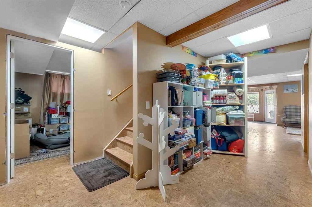 MLS® A2255755 - 220 Edgeridge Gardens NW in Edgemont Calgary, Residential