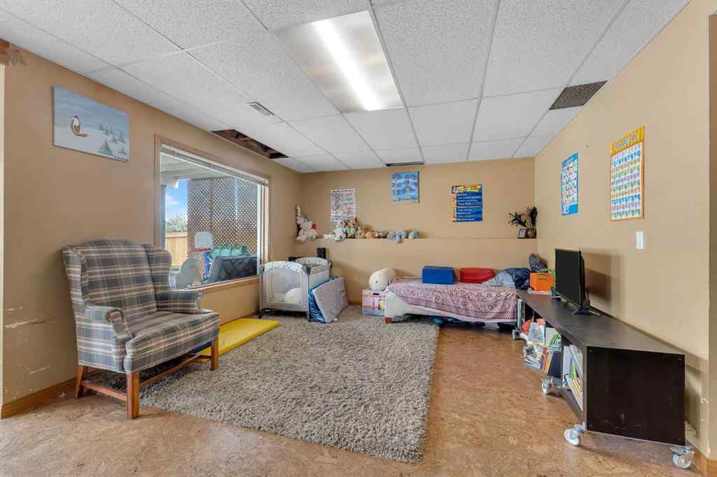 MLS® A2255755 - 220 Edgeridge Gardens NW in Edgemont Calgary, Residential