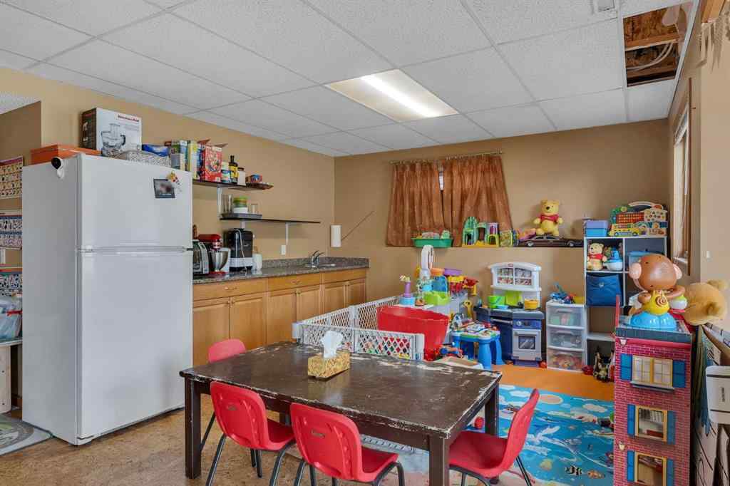 MLS® A2255755 - 220 Edgeridge Gardens NW in Edgemont Calgary, Residential