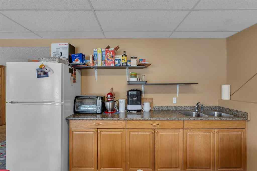 MLS® A2255755 - 220 Edgeridge Gardens NW in Edgemont Calgary, Residential
