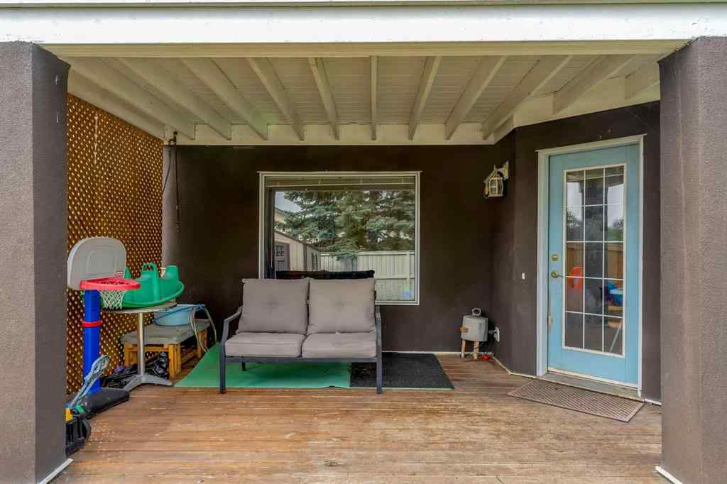 MLS® A2255755 - 220 Edgeridge Gardens NW in Edgemont Calgary, Residential