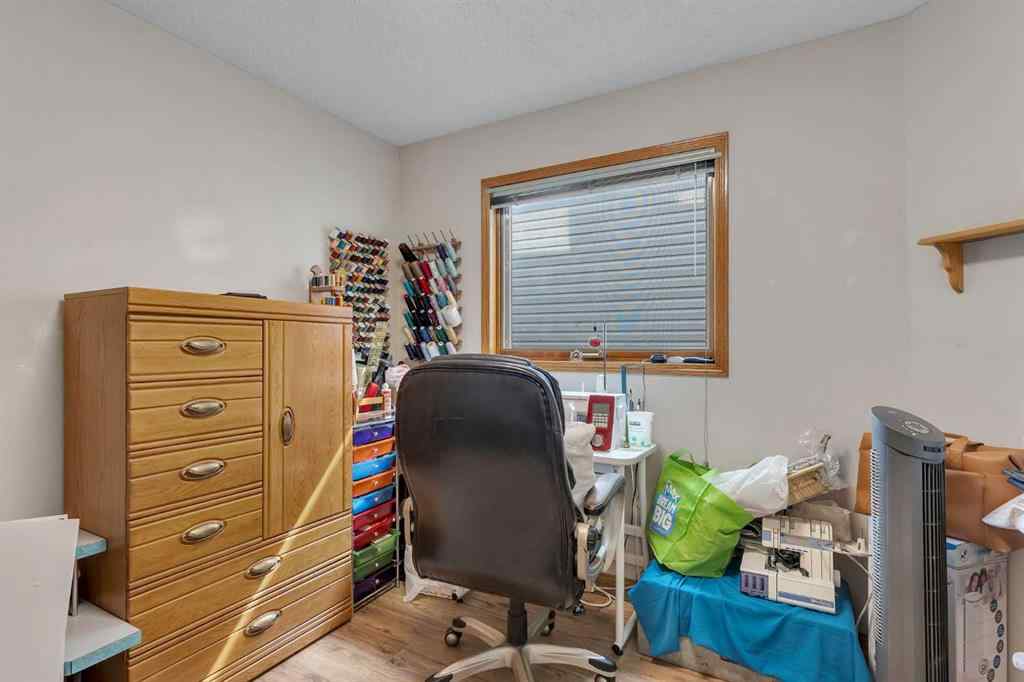 MLS® A2255755 - 220 Edgeridge Gardens NW in Edgemont Calgary, Residential