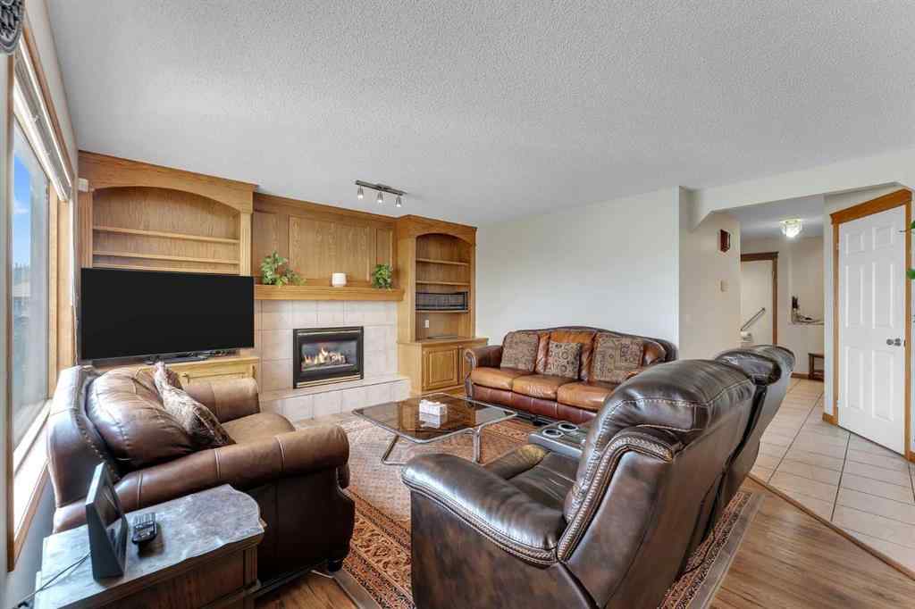 MLS® A2255755 - 220 Edgeridge Gardens NW in Edgemont Calgary, Residential