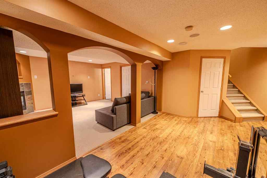 MLS® A2255767 - 192 Somerglen Common SW in Somerset Calgary, Residential