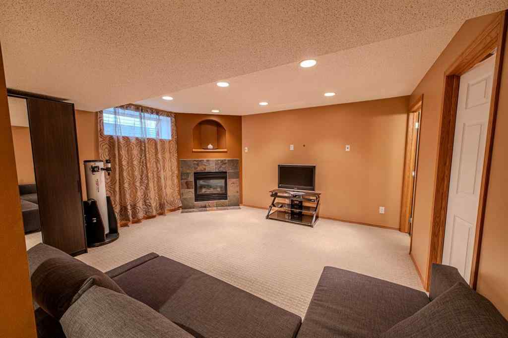 MLS® A2255767 - 192 Somerglen Common SW in Somerset Calgary, Residential