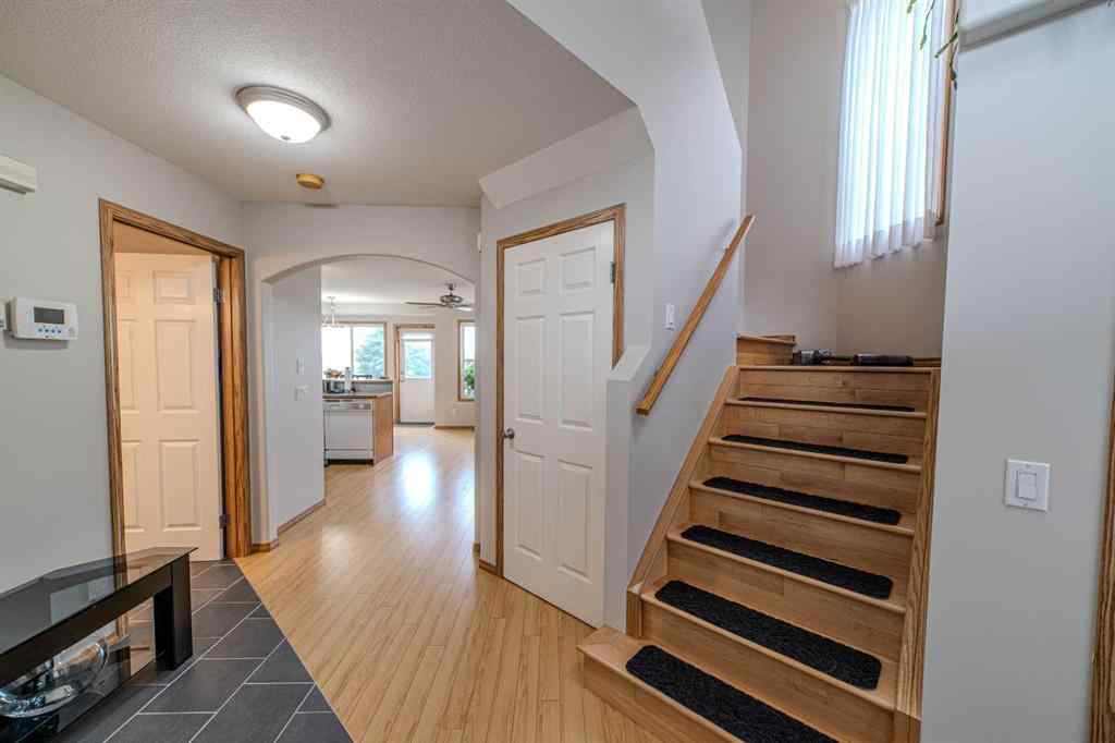 MLS® A2255767 - 192 Somerglen Common SW in Somerset Calgary, Residential