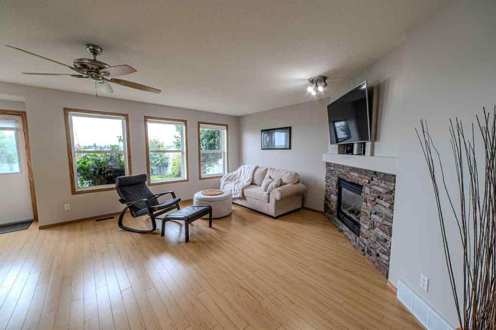 MLS® A2255767 - 192 Somerglen Common SW in Somerset Calgary, Residential