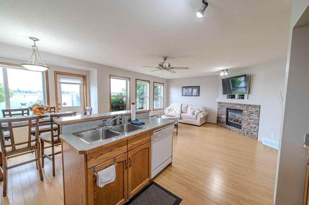 MLS® A2255767 - 192 Somerglen Common SW in Somerset Calgary, Residential