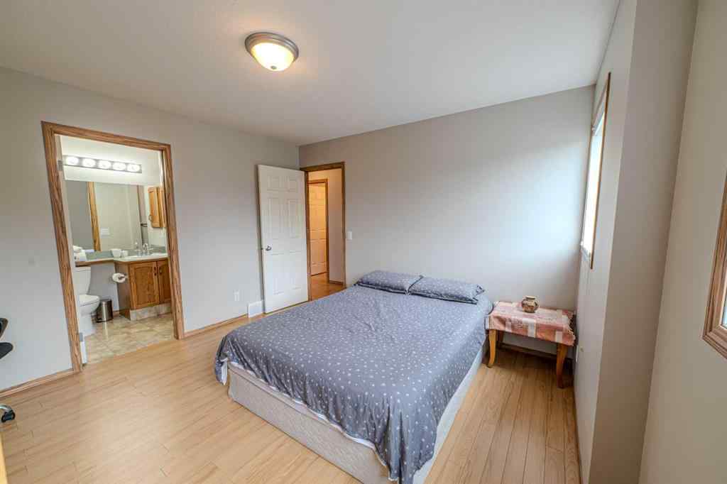 MLS® A2255767 - 192 Somerglen Common SW in Somerset Calgary, Residential