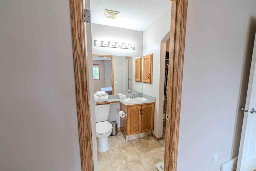 MLS® A2255767 - 192 Somerglen Common SW in Somerset Calgary, Residential