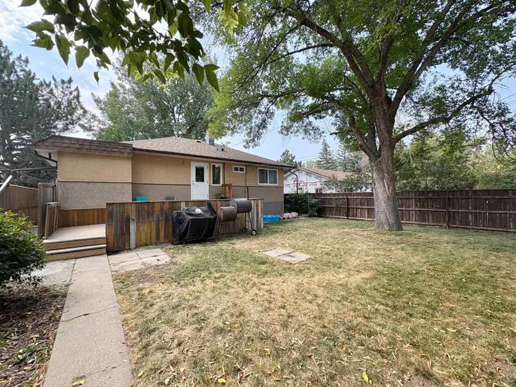 MLS® A2255769 - 1011 10 Avenue N in St Edwards Lethbridge, Residential
