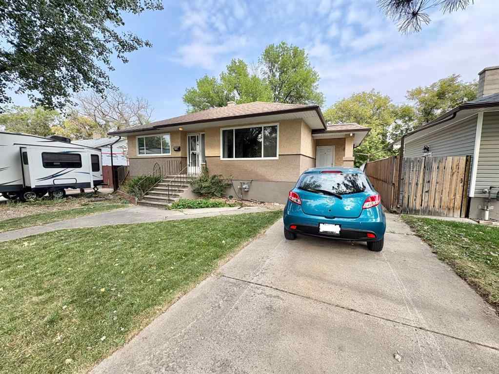 MLS® A2255769 - 1011 10 Avenue N in St Edwards Lethbridge, Residential