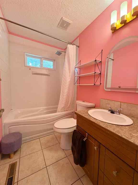 MLS® A2255769 - 1011 10 Avenue N in St Edwards Lethbridge, Residential