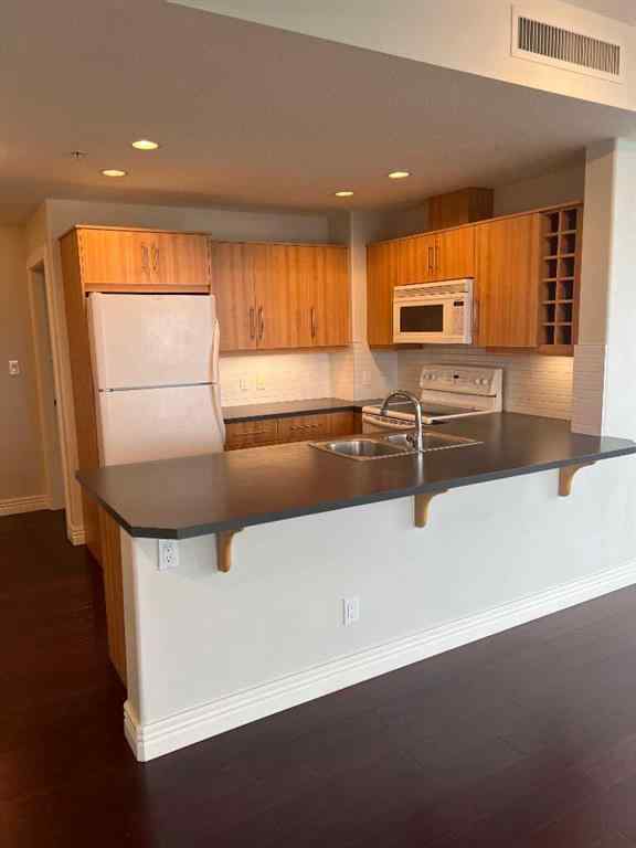 MLS® A2255772 - Unit #1003 55 Spruce Place SW in Spruce Cliff Calgary, Residential