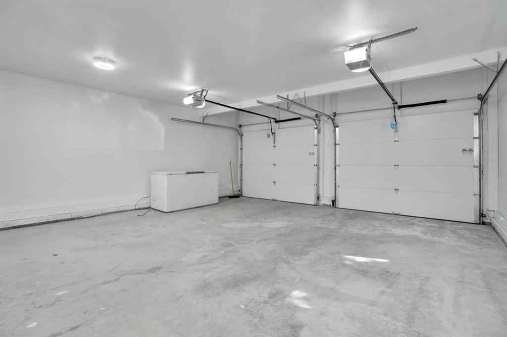 MLS® A2255791 - 633 Advent Bay  in Prince Of Peace Village Rural Rocky View County, Residential